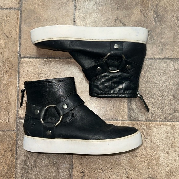 Frye Size 6 - Picture 2 of 7